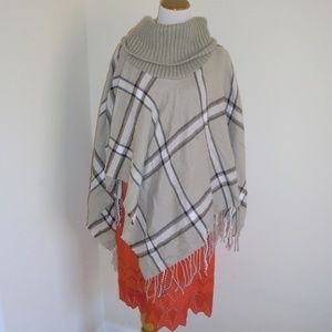 NWT Tan Black White Tartan Plaid Cowl Cape Poncho Cardigan Fringe OS